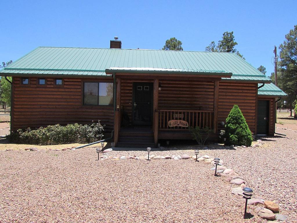 Gemütliche Bärenhütte in Bison Ranch. In der Nähe von Mongollon Rim. Mit einem entspannenden Whirlpool. in Navajo County