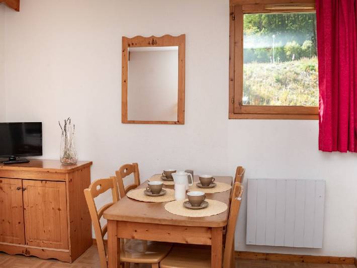 Ganzes Studio, Studio 4 Pers mit Balkon und Parkplatz, Puy-Saint-Vincent in Puy-Saint-Vincent, Nationalpark Écrins