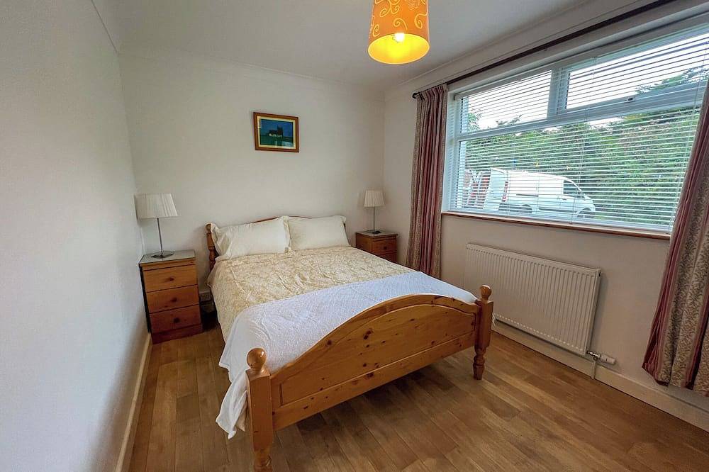 Serene cottage with gorgeous sea and mountain views. in County Sligo