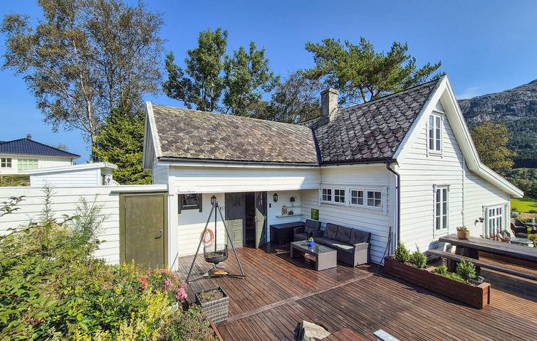 Ferienhaus für 9 Personen mit Terrasse in Vikebygd, Vindafjord