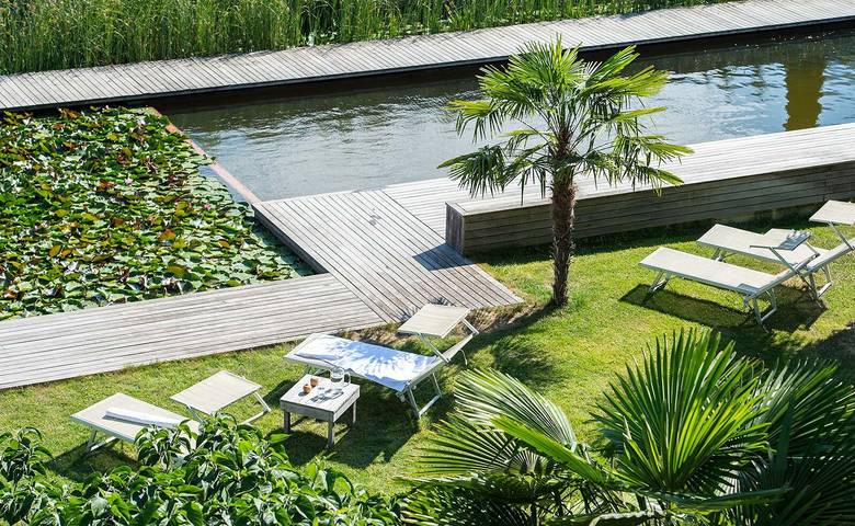 Appartamento intero, Appartamento vacanze "Weinsepphof 7" con vista montagna, piscina, Wi-Fi, giardino e balcone in Lana di Mezzo, Lana