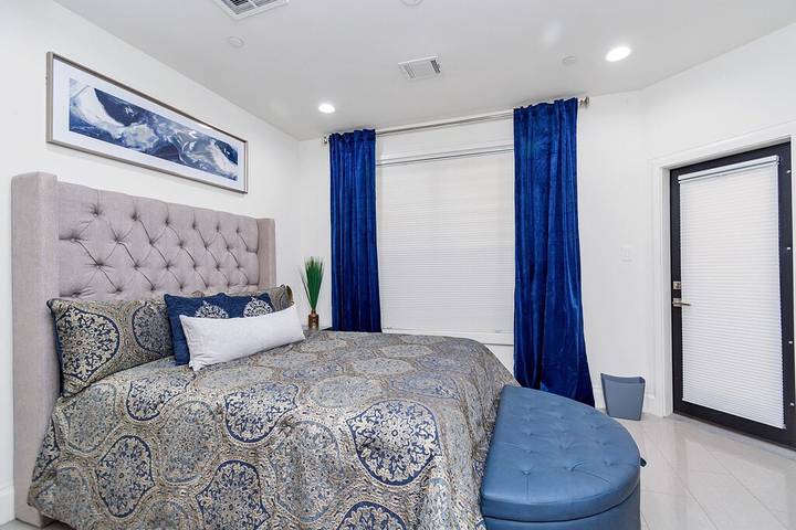 Vacation house for 10 people, with yard and balcony in Houston