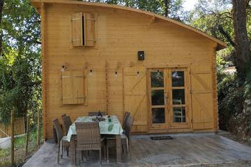 Maison de campagne pour 4 personnes, avec jardin ainsi que terrasse et jacuzzi, animaux acceptés à Bendejun
