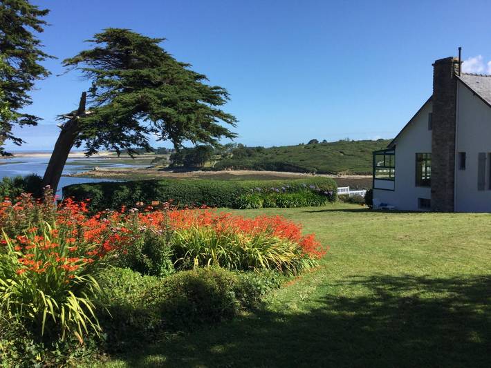 Location de vacances pour 6 personnes, avec jardin et terrasse, adapté aux familles à Saint-Pabu