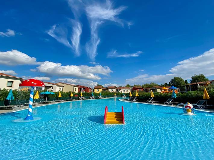 Appartement de vacances pour 6 personnes, avec terrasse ainsi que piscine et jardin - 1