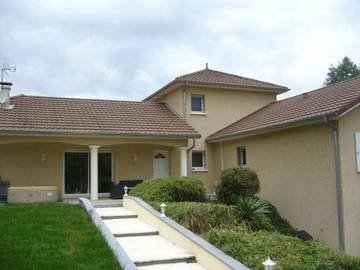 Gîte pour 4 personnes, avec vue et jardin à Corbelin (Isère)