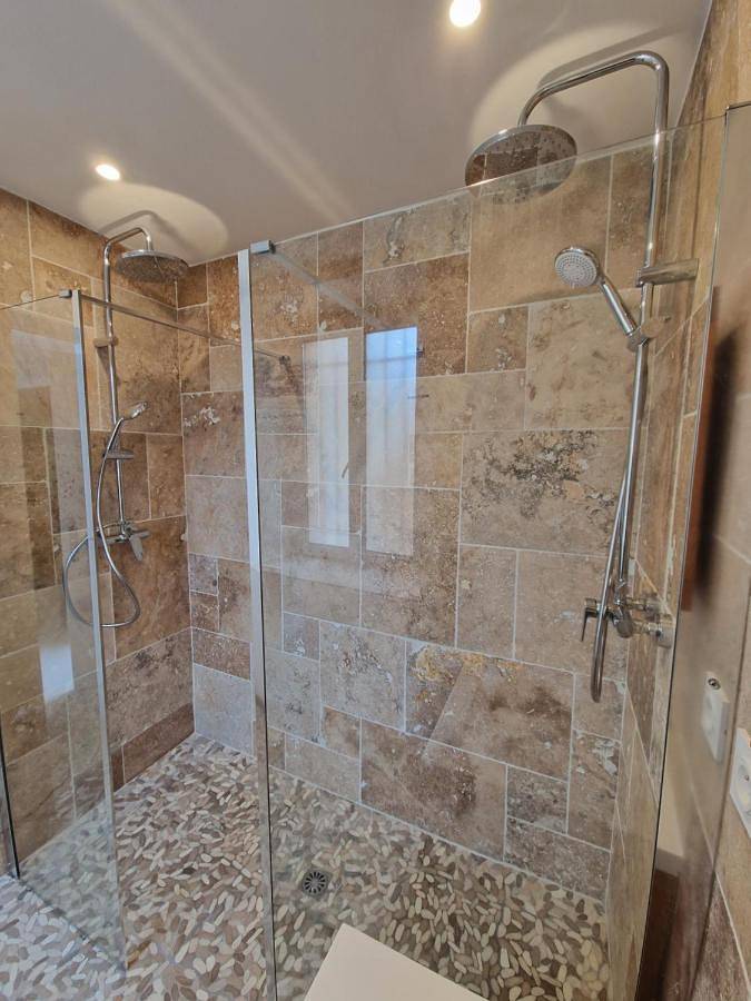 Appartement entier, Suite Tropicale avec jacuzzi Yaospa60 in Laigneville, Oise