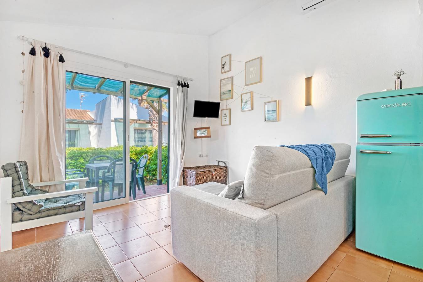 Casa de vacaciones 'Sa Calma House' con piscina compartida, terraza privada y aire acondicionado in Cap d'Artrutx, Ciudadela