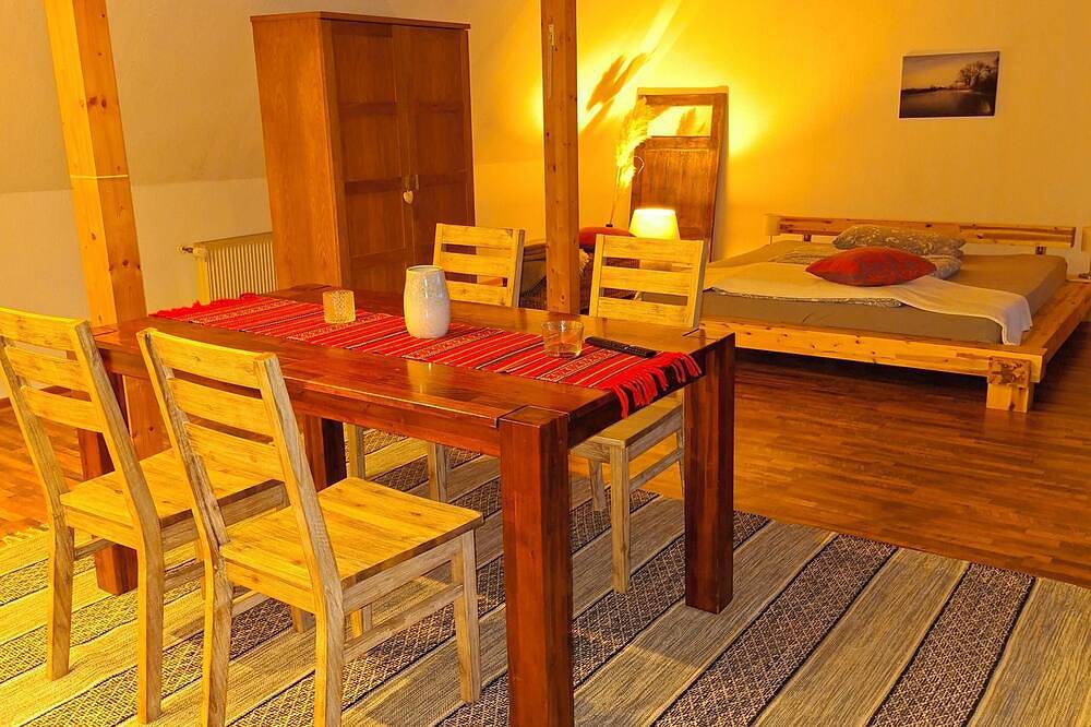 Ganze Wohnung, Fewos im Bauernhausamfluss Nähe Bremen/Oldenburg in Berne, Wesermarsch