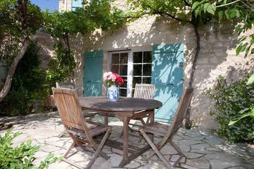 Location de vacances pour 4 personnes, avec jardin ainsi que piscine et terrasse, animaux acceptés à Loubers