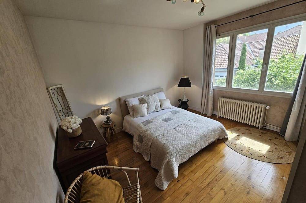 Ganze Wohnung, Moderne Wohnung mit Kathedralenblick - 4 Pers. in Périgueux, Périgord Blanc