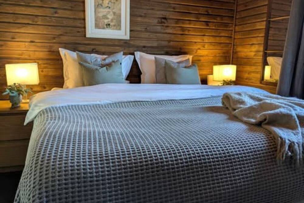Mountain cabin with jacuzzi at Forollhogna - sleeps 12, 1.5 hours from Trondheim in Midtre Gauldal
