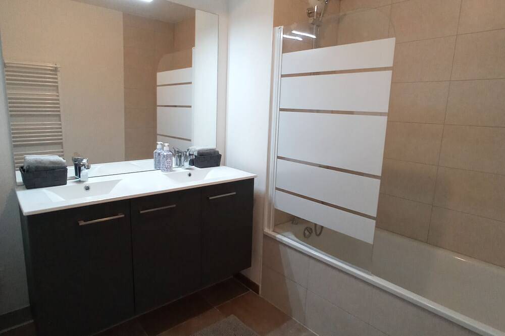 Entire apartment, Comfortable apartment with private, secure parking, 10 minutes from Strasbourg in Bischheim, Strasbourg region