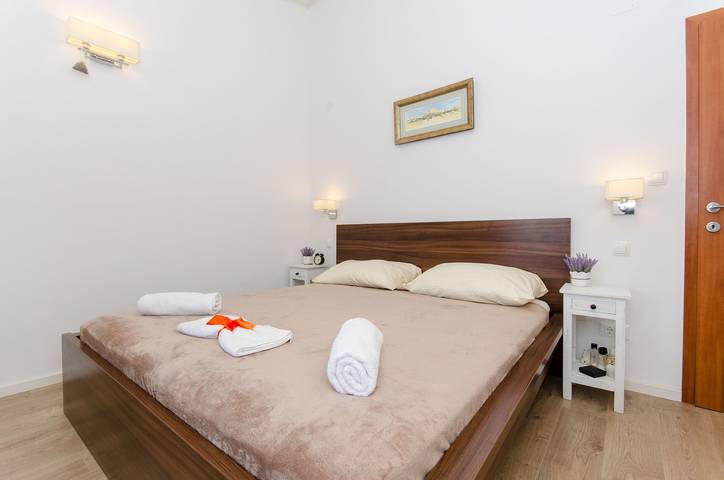 Ferienhaus für 7 Personen, mit Garten und Pool - 1