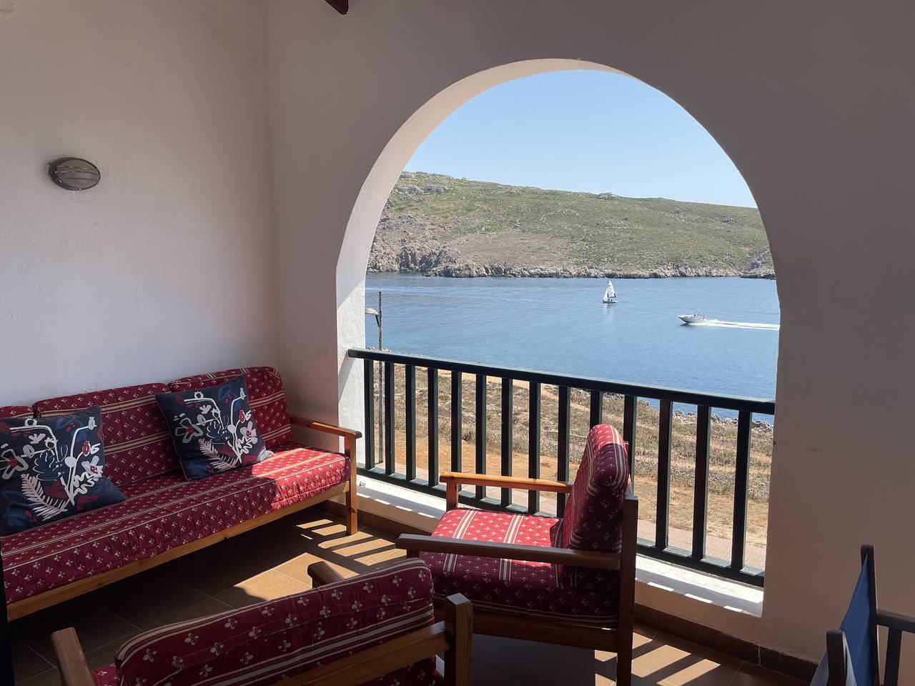 Apartamento entero, Apartamento de vacaciones para 5 personas con terraza in Fornells, Es Mercadal