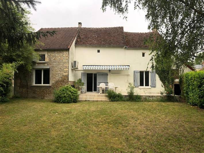 Location de vacances pour 8 personnes, avec Terrasse et Jardin à Suilly-la-Tour
