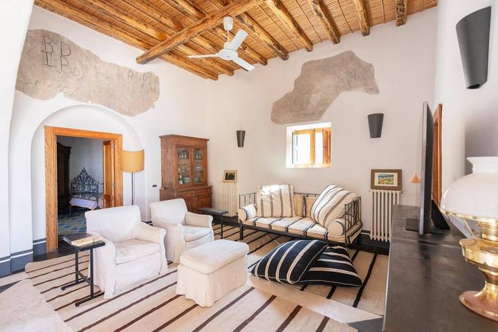 Villa per 5 persone, con idromassaggio e giardino alle Isole Eolie