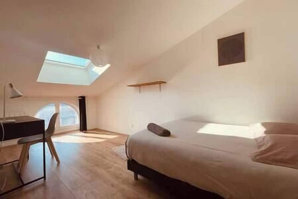Apartamento entero, Beautiful 4-bedroom duplex apartment in Saint-Étienne, Parque Natural Regional de Pilat