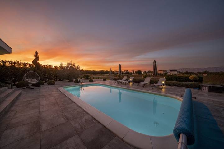 Villa pour 6 personnes, avec jardin et piscine à Nin - 4