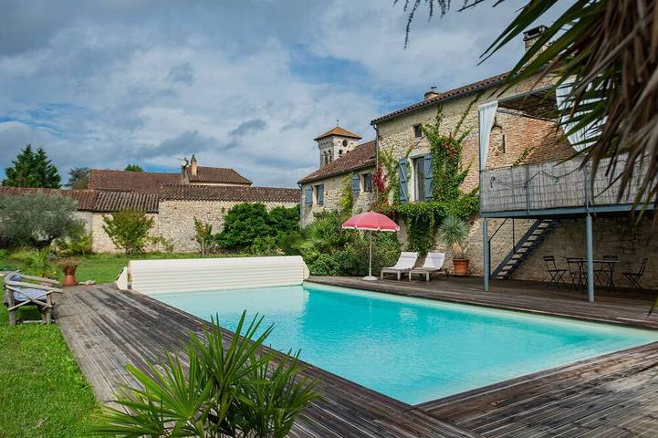 Gîte pour 4 personnes, avec jardin à Lagardelle