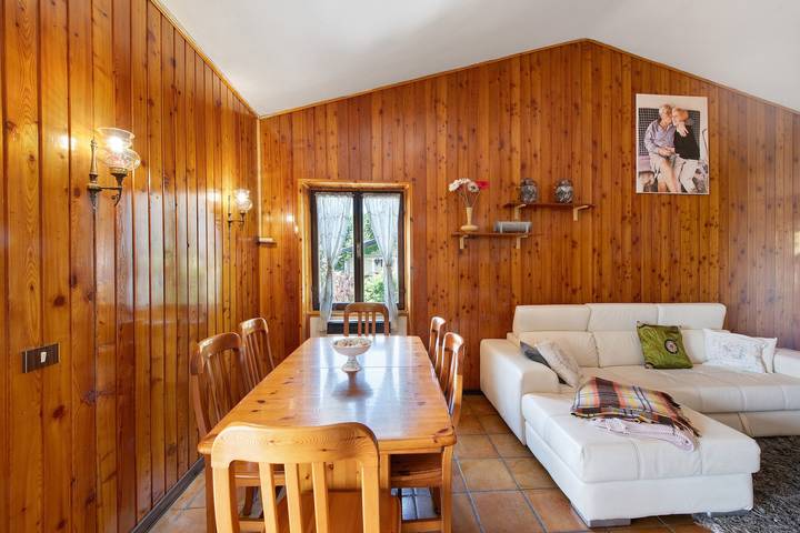 Ganze Wohnung, Ferienwohnung 'Baita Piero e Afra' mit Bergblick, Balkon und Wlan in Treviso Bresciano, Gardasee-Berge