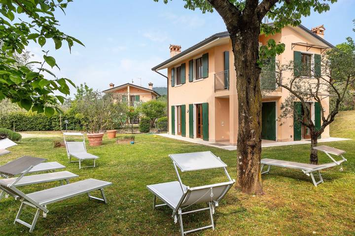 Holiday home for 8 people, with garden, with pets - 1