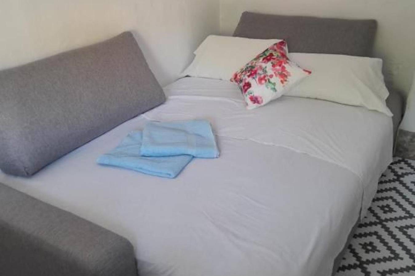 Roof Terrace - Pet - Parking - Pool- Sleeps 2 in Rute, Sierras Subbéticas