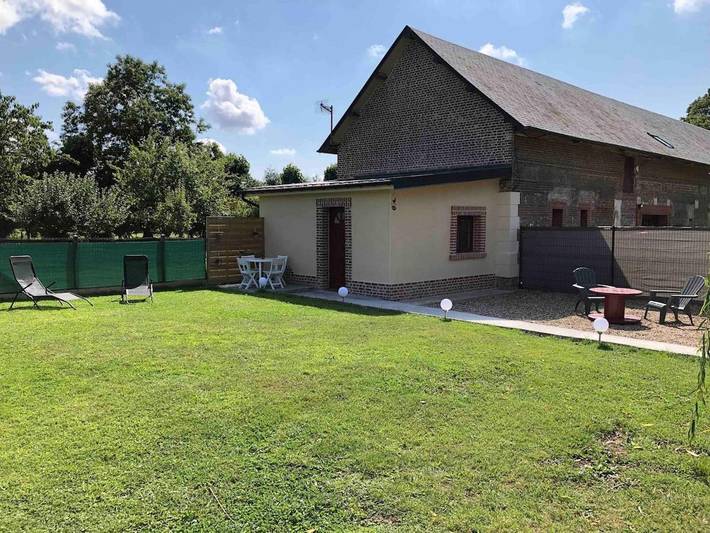 Gîte pour 4 personnes, avec jardin et terrasse à Épretot
