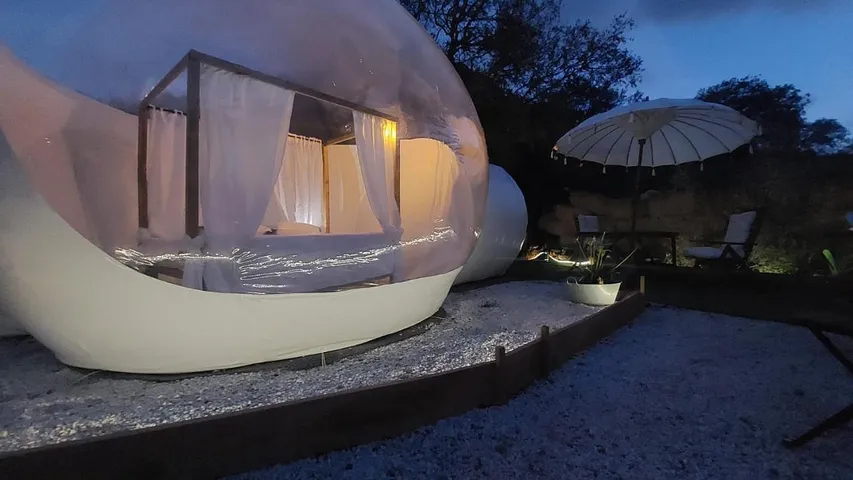 Tienda para 2 personas, con jacuzzi además de terraza y jardín - 1