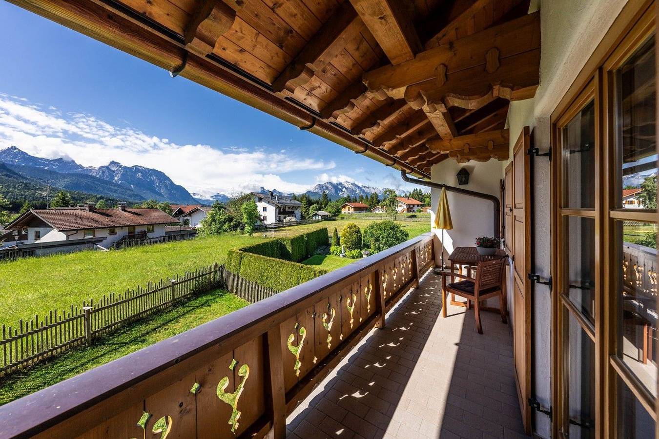 Ganze Wohnung, 4-Sterne Ferienwohnung - Haus Lara Fewo 2 für 2 mit Terrasse & Bergblick in Wallgau in Wallgau, Walchensee