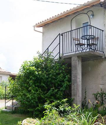 Gîte pour 2 personnes, avec terrasse et jardin à Rouffignac