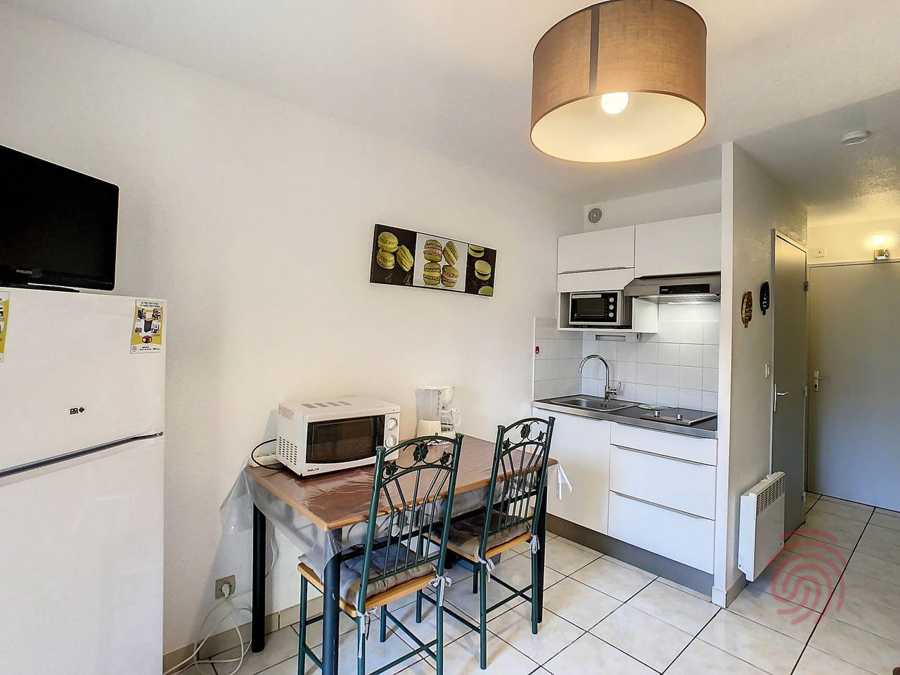 Estudio entero, Encantador Estudio con Balcón, Wifi y Se Aceptan Mascotas in Lamalou-les-Bains, Region de Béziers