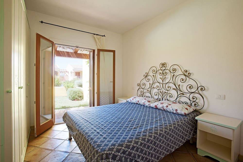 Große Vier-Zimmer-Wohnung, Residenz mit Schwimmbad, 350 Meter vom Strand entfernt, Meerblick in Porto Pozzo, Santa Teresa Gallura (Gemeinde)