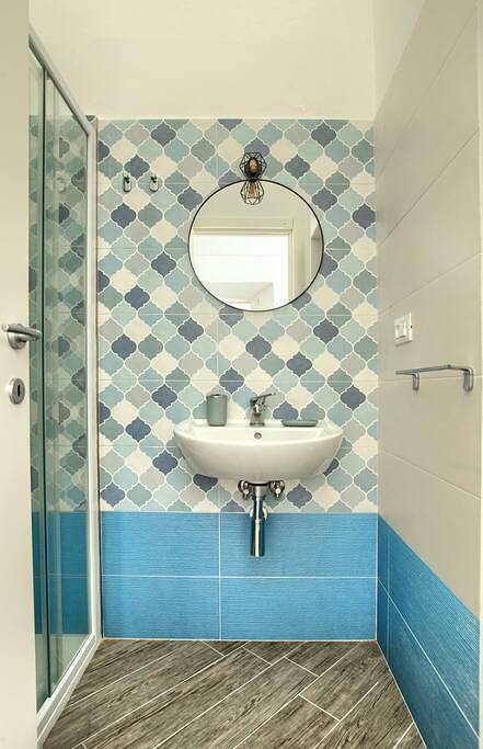 Entire apartment, Holiday apartment for 5 people with balcony/terrace in Porto Maurizio, Imperia