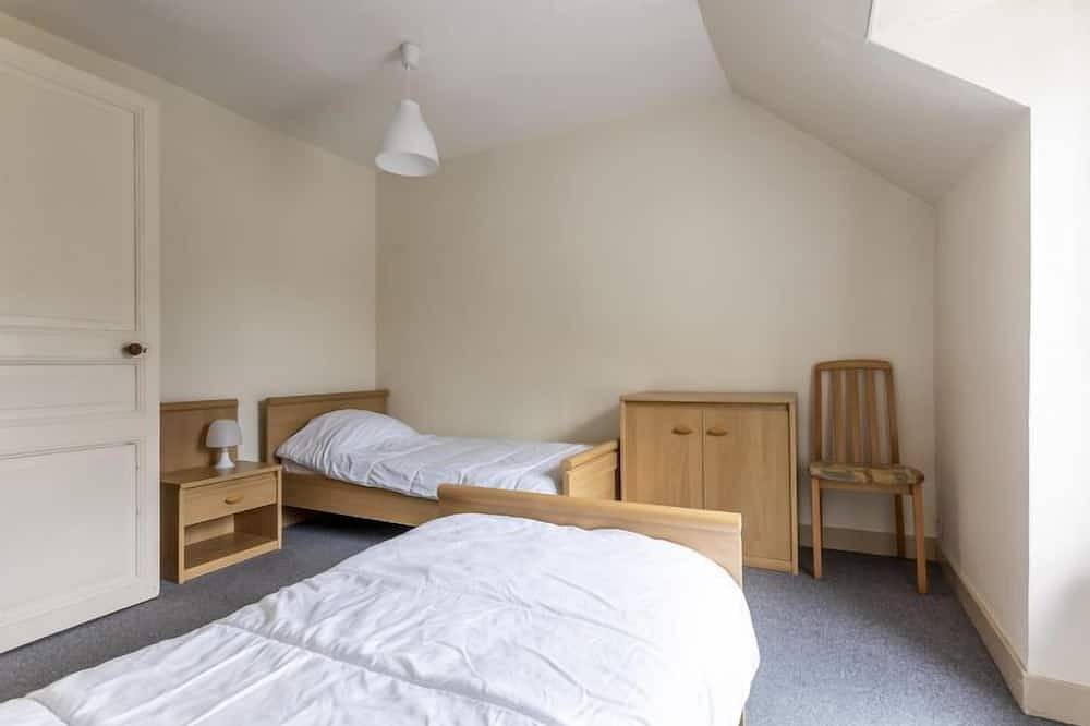 Entire apartment, Le Petit Robinson by Interhome in La Richardais, Saint-Malo region