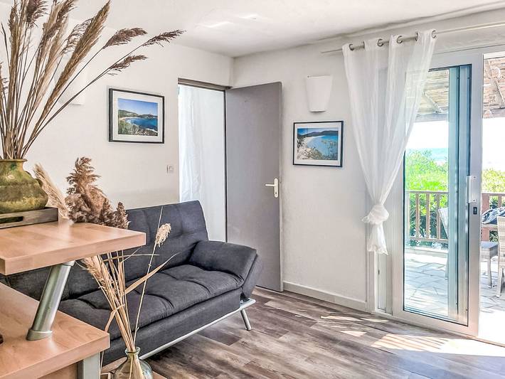 Gîte pour 4 personnes, avec vue ainsi que jardin et terrasse dans Plage De L Ovu Santu - 3