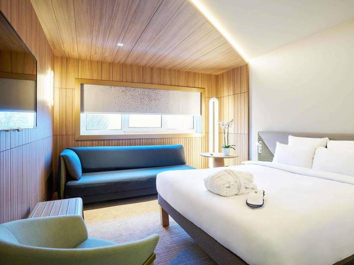 Hôtel pour 3 personnes, avec jardin et piscine, animaux acceptés à Collégien (Seine-et-Marne)