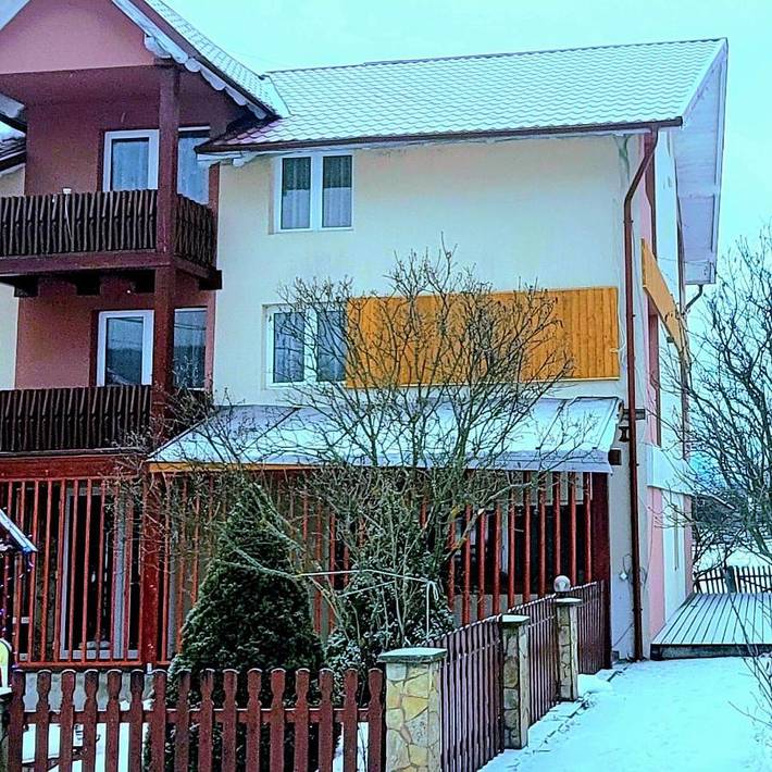 Maison d’hôte pour 12 personnes, avec terrasse ainsi que vue et jardin en Roumanie