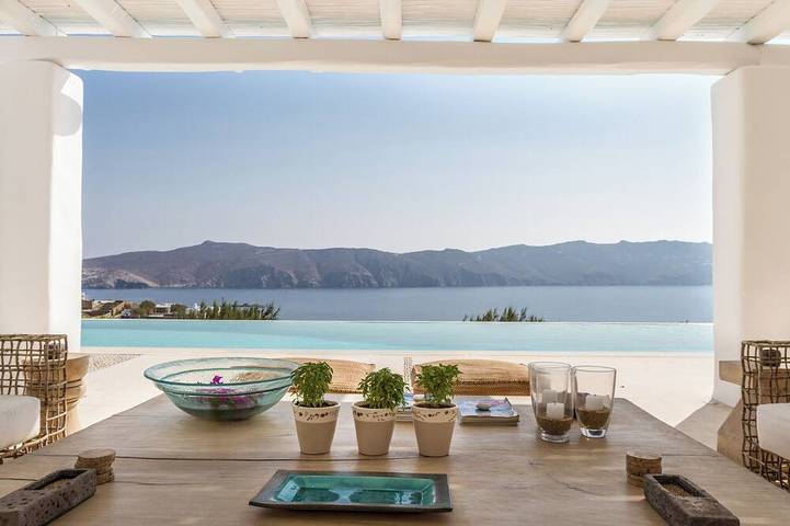 Villa for 10 people, with garden, with pets in Greece