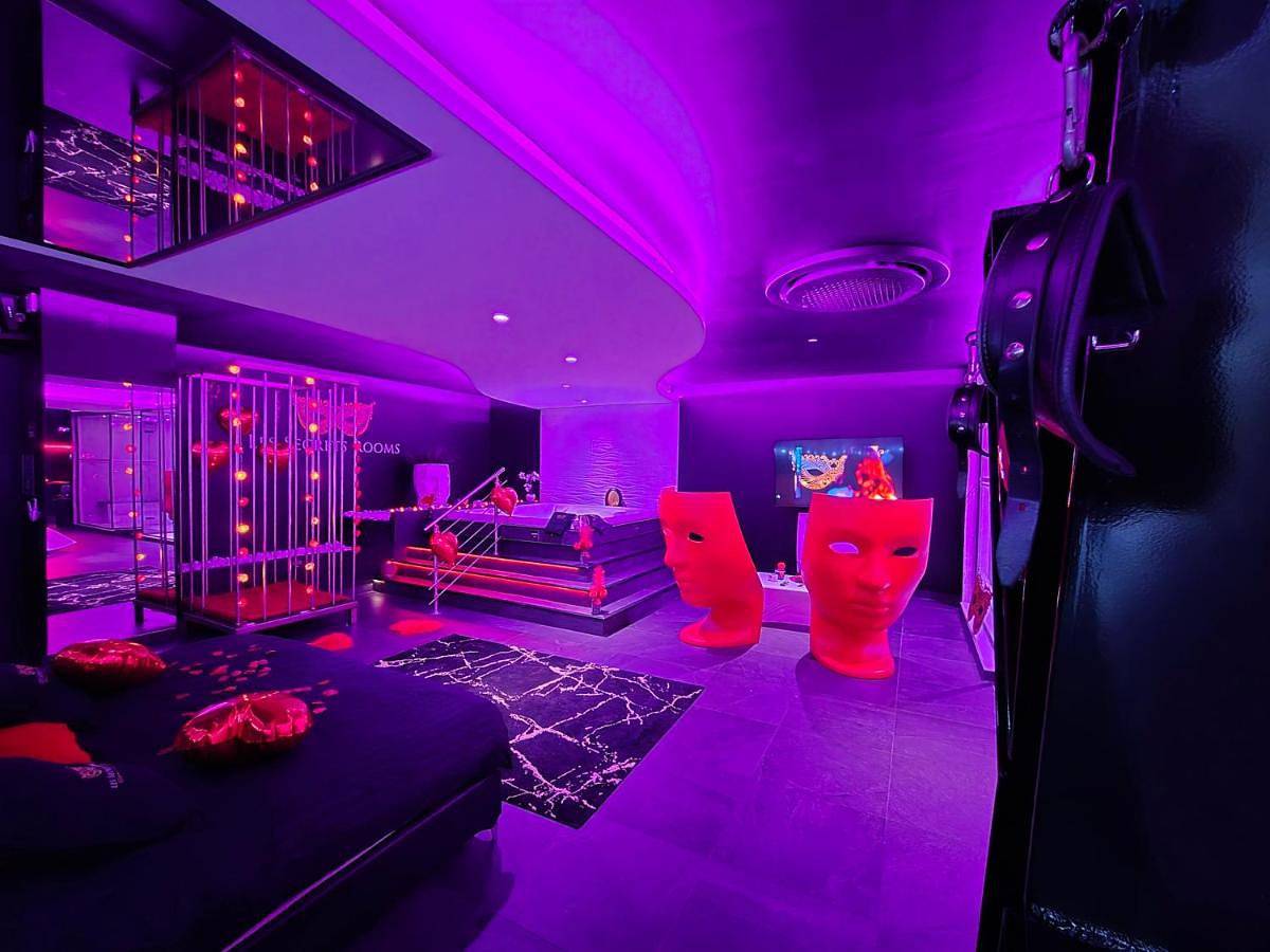 Queen Room with Spa Bath in Hagondange, Metz-Campagne