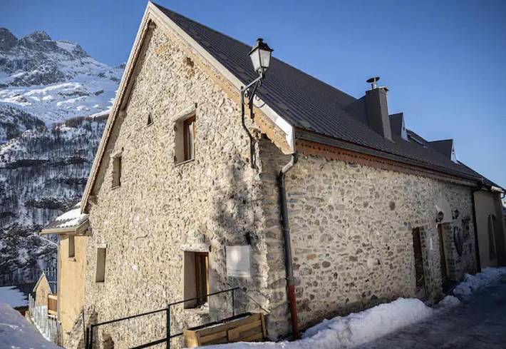 Gîte pour 7 personnes, avec jardin, adapté aux familles à Villar-d'Arêne - 2