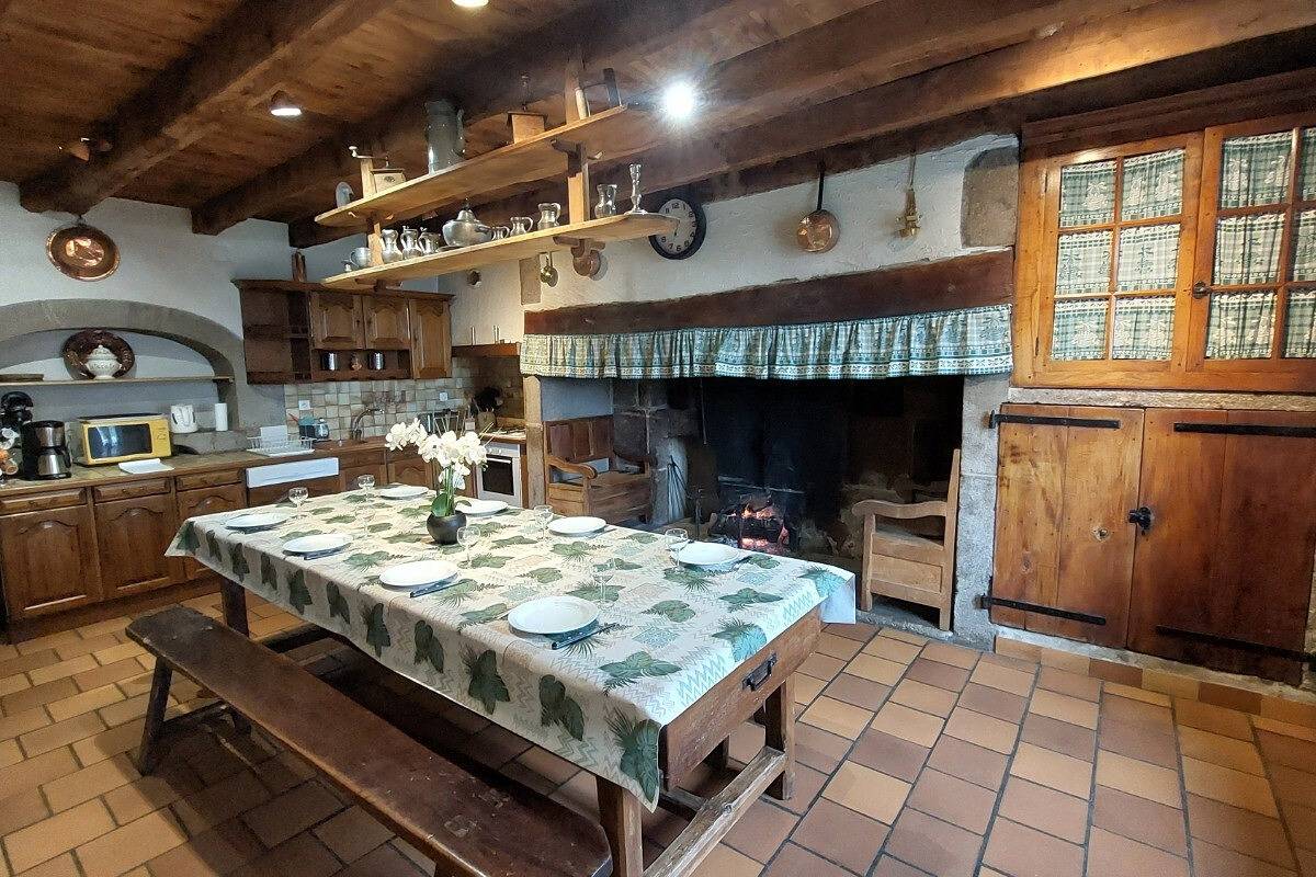 Grand gite 12 personnes proche du lioran in Thiézac, Región de Aurillac