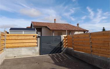 Gîte pour 6 personnes, avec terrasse à Loborika