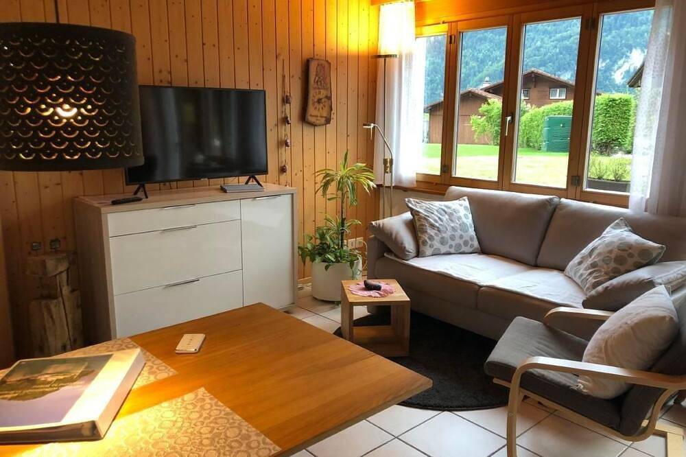 Ganze Wohnung, Burgblick in Brienz, Berner Oberland