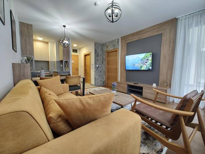 Ferienwohnung für 4 Personen, mit Balkon und Pool sowie Ausblick, mit Haustier in Zlatibor