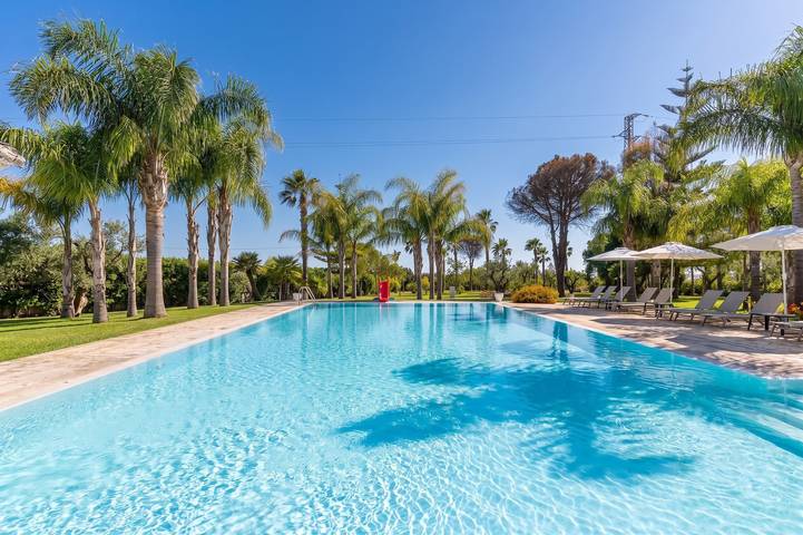 Entire apartment, Apartment 'Tenuta Espada Gallipoli - Mono 3' with Shared Pool, Wi-Fi and Air Conditioning in Sannicola, Gulf of Taranto