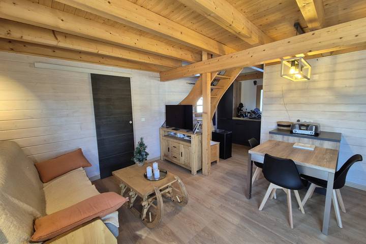 Chalet pour 6 personnes, avec terrasse et jardin à Les Déserts - 4