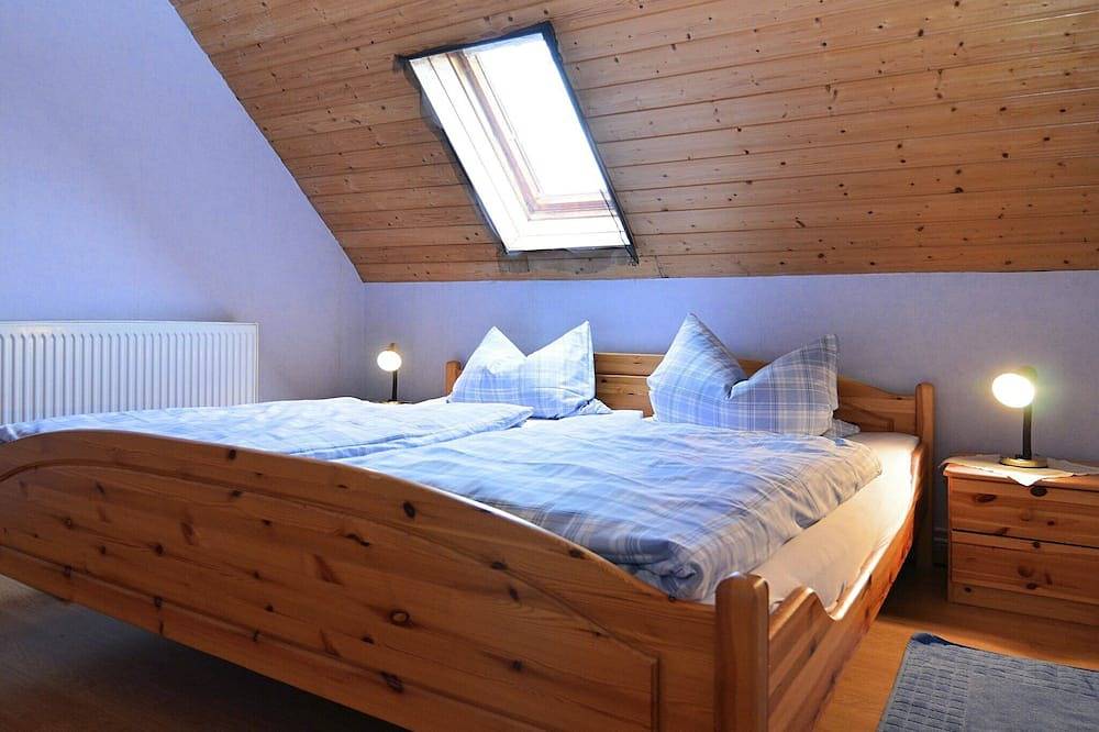 Ganze Wohnung, Ferienwohnung mit Garten auf dem Bauernhof in Trendelburg, Hessisches Bergland