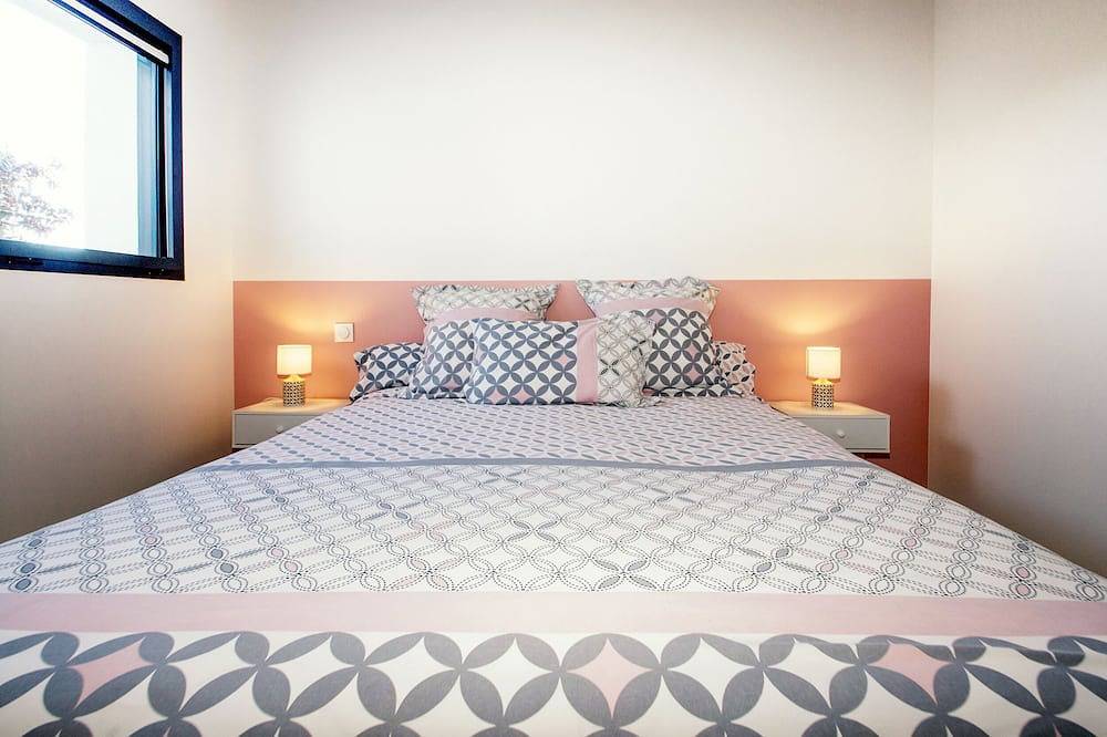 Magnificent villa *****, close to beaches, swimming pool 29°, enclosed garden. in Saint-Pol-de-Léon, Ceinture Dorée