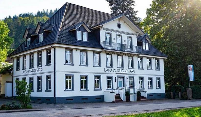 Hotel für 3 Personen, mit Ausblick und Garten sowie Terrasse in Hausach